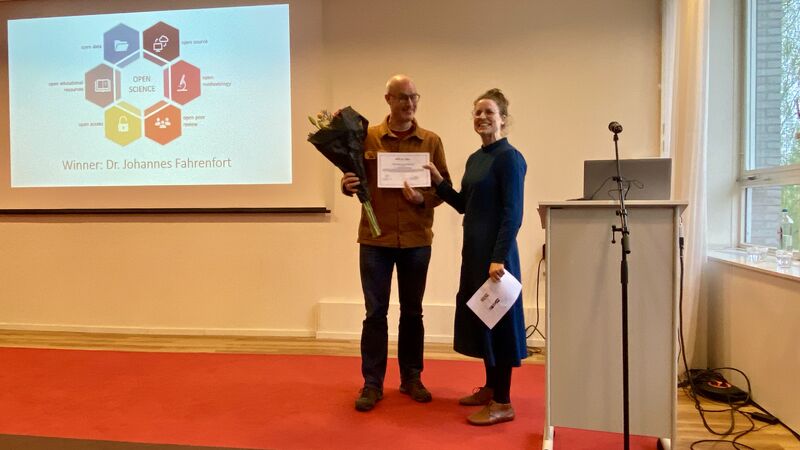 Johannes Receives Faculty's Open Science Award